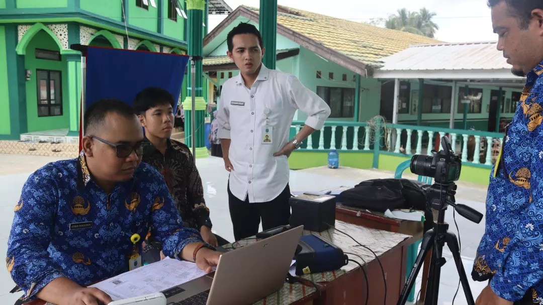 Disdukcapil Lanjutkan Jemput Bola Perekaman E-KTP di MAN 2 HSU
