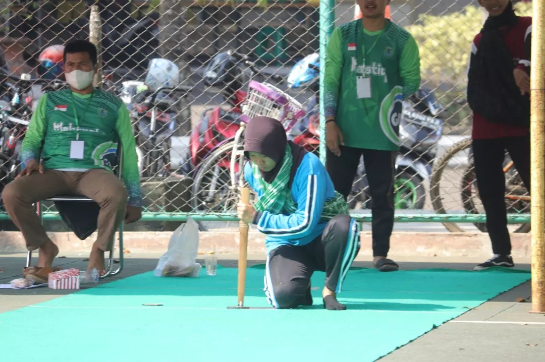 Siswa MAN 2 HSU Berlaga Pada Festival Olahraga Tradisional