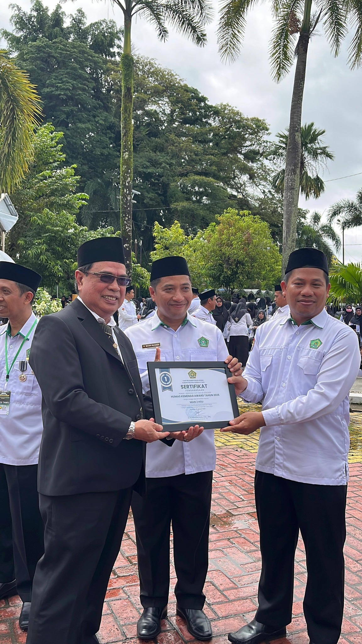 MAN 2 Hulu Sungai Utara kembali menorehkan prestasi membanggakan dengan berhasil meraih Predikat Humas Kemenag Award Tahun 2025.