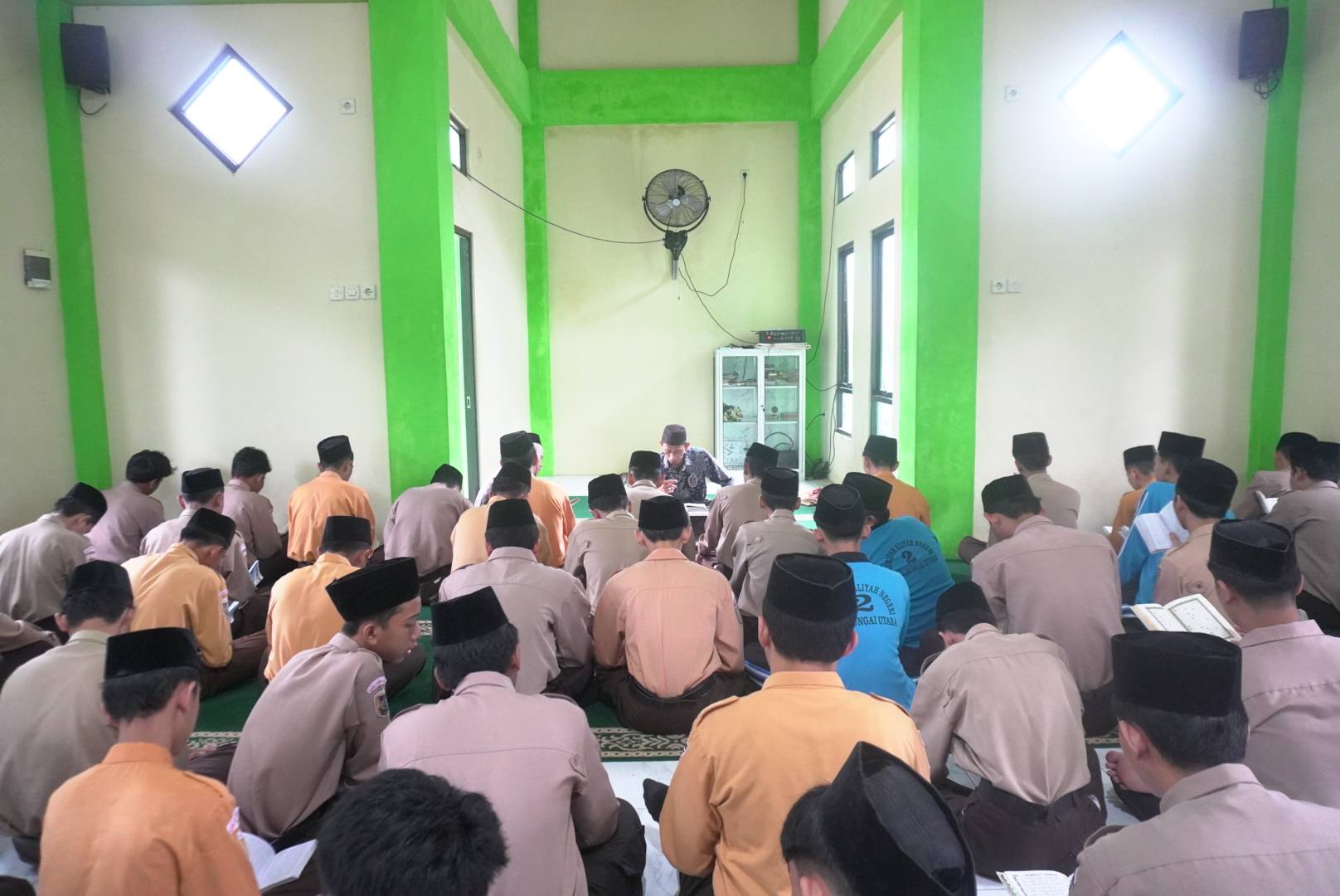 Perkuat Iman dan Karakter, MAN 2 HSU Melaksanakan Jum'at Taqwa