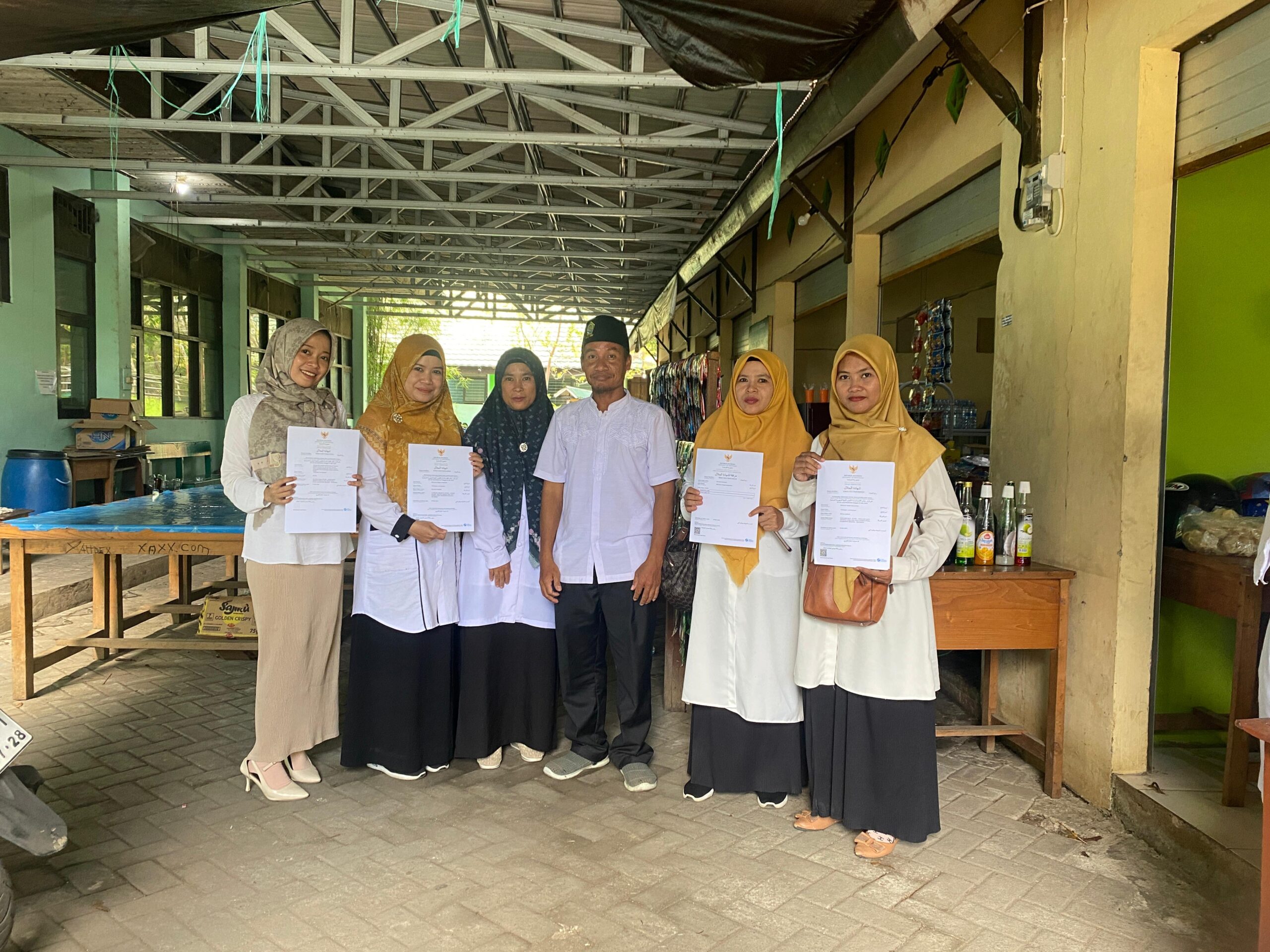 Sertifikat Produk Halal Kantin MAN 2 HSU