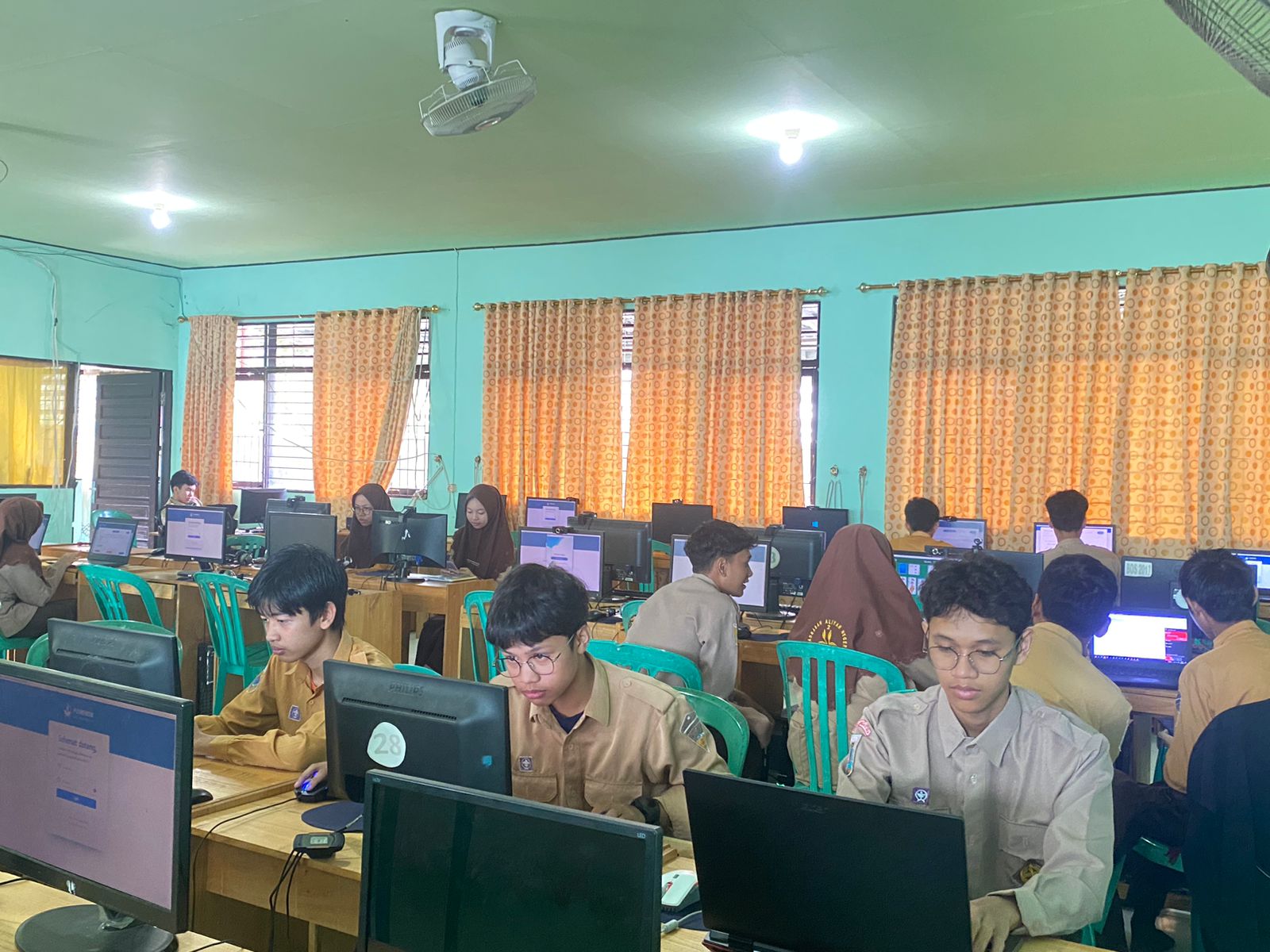 Siswa/i MAN 2 HSU Laksanakan Uji Coba (Simulasi) OSN-K