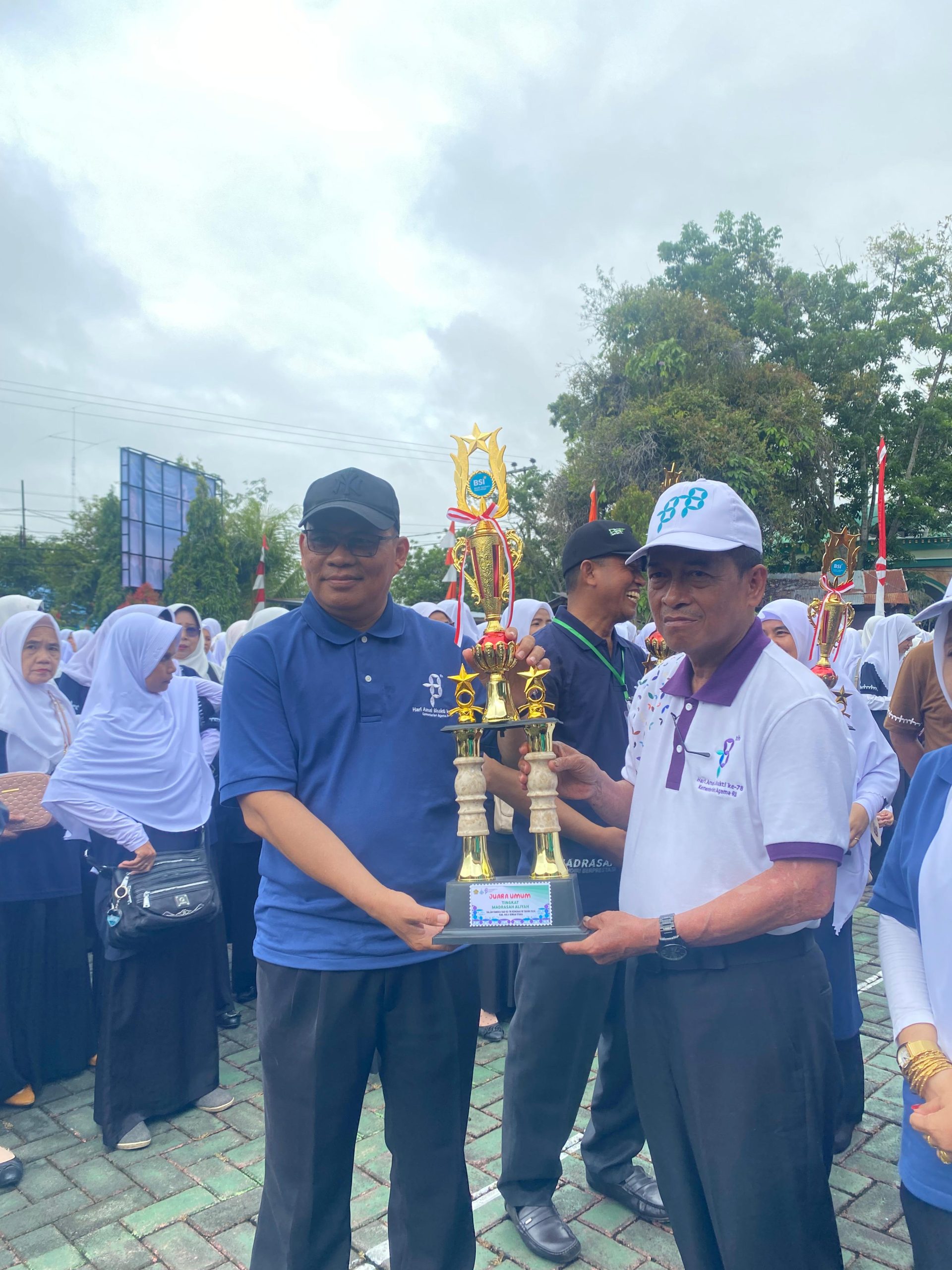 Torehkan Banyak Kejuaraan, MAN 2 HSU Sukses Raih Juara Umum Bertahan