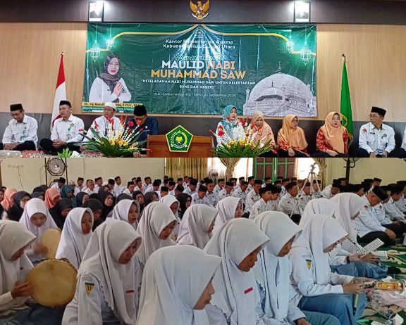 MAN 2 HSU turut serta memeriahkan peringatan Maulid Nabi Muhammad SAW yang diselenggarakan di Kantor Kemenag HSU
