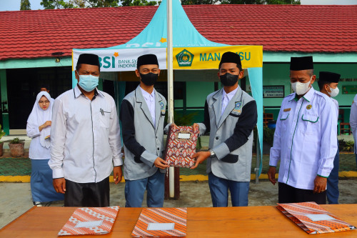 Akhirnya Pengurus Osim MAN 2 HSU Dilantik