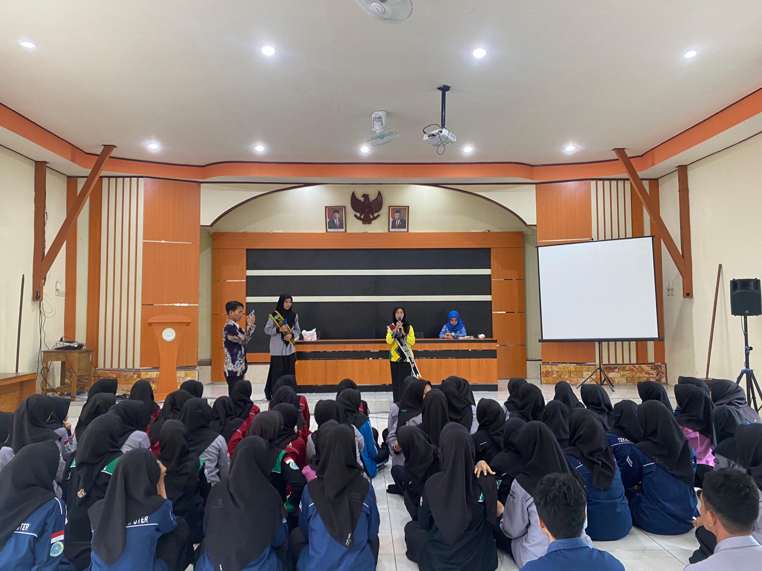 Sosialisasi Triad KRR(3 Resiko Kesehatan Reproduksi Remaja)