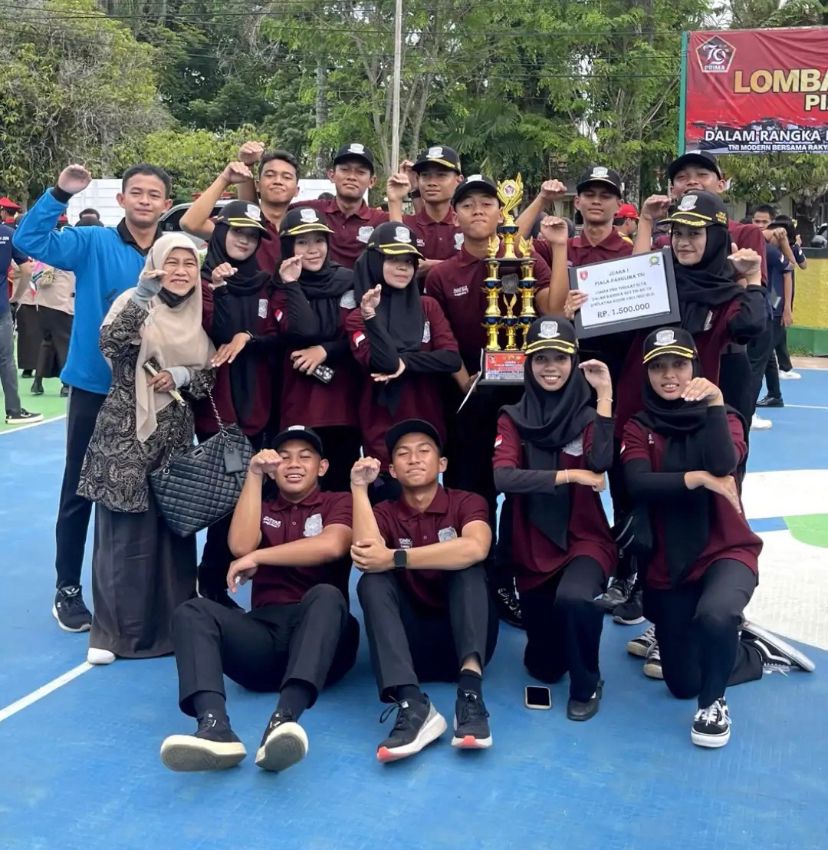 Tim Laskar Mandastana MAN 2 HSU Raih Juara 1 Lomba PBB Tingkat SLTA